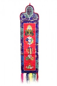 Wandbehang, verschiedene buddhistische Symbole, rot