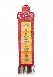 Eight Lucky Symbols Wandbehang, mittel, längs, orange