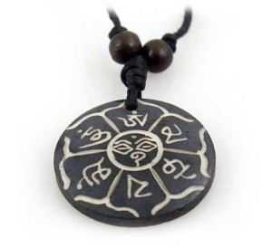 Yak Horn Anhänger, Om Mani Padme Hum, Buddhas Augen