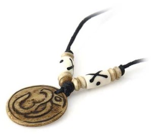 Yak Horn Anhänger - Tibet-Style, Om 12