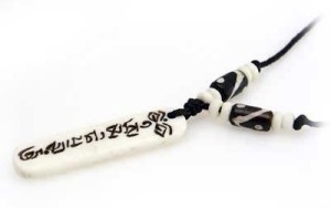 Yak Horn Anhänger - Tibet-Style, Om Mani Padme Hum 9, Buddhas Augen
