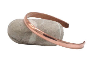 Schlichter Armreif aus Kupfer, schmal