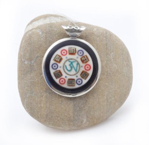 Allsehende Augen, Ying/Yang, Om, Om Mani Anhänger aus Nepal
