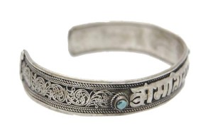 Om Mani Armreif, türkise Steine