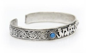 Om Mani Armreif, türkise Steine