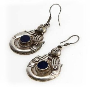 Silber-Ohrringe mit blauen Steinen