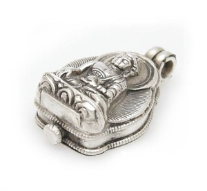 Sakyamuni Buddha Anhänger aus Nepal, zum öffnen, Sterlingsilber (925)