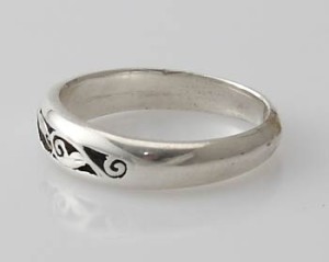 Ring Sterlingsilber (925) aus Nepal, Innendurchmesser 18 mm.