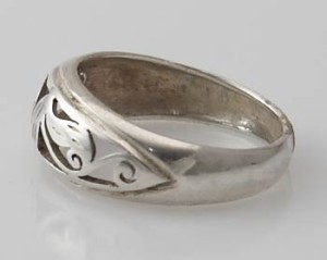 Ring Sterlingsilber (925) aus Nepal, Innendurchmesser 18 mm.