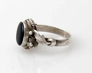 Ring Sterlingsilber (925) mit Onyx aus Nepal, Innendurchmesser 17,5 mm.
