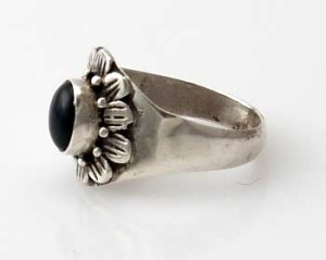Ring Sterlingsilber (925) mit Onyx aus Nepal, Innendurchmesser 18 mm.