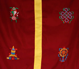 Tibetischer Türbehang, Eight Lucky Symbols, rot 04