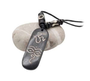 Yak Horn Anhänger - Tibet-Style, Om, Allsehende Augen 1