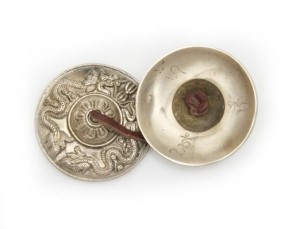 Zimbeln mit Drache aus Nepal, ca. 185 g.