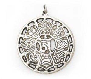 Om, Eight Lucky Symbols Anhänger aus Nepal Om, Eight Lucky Symbols Anhänger aus Nepal
