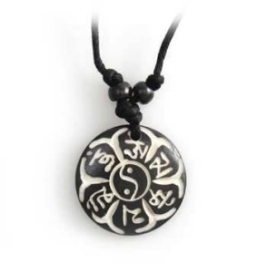 Yak Horn Anhänger, Om Mani Padme Hum, Ying und Yang 4 Yak Horn Anhänger, Om Mani Padme Hum, Ying und Yang 4