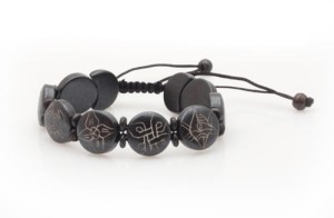 Yak Horn Armband "Eight Lucky Symbols" aus Nepal Yak Horn Armband "Eight Lucky Symbols" aus Nepal