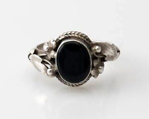 Ring Sterlingsilber (925) mit Onyx aus Nepal, Innendurchmesser 17,5 mm. Ring Sterlingsilber (925) mit Onyx aus Nepal, Innendurchmesser 17,5 mm.