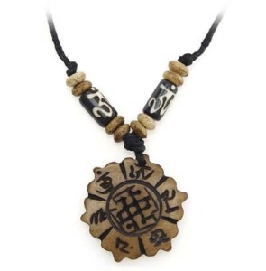 Yak Horn Anhänger - Tibet-Style, Endloser Knoten, Om Mani Padme Hum 2 Yak Horn Anhänger - Tibet-Style, Endloser Knoten, Om Mani Padme Hum 2