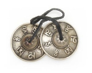 Om Mani Padme Hum Zimbeln aus Nepal, ca. 240 g. Om Mani Padme Hum Zimbeln aus Nepal, ca. 240 g.