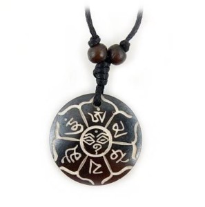 Yak Horn Anhänger, Om Mani Padme Hum, Buddhas Augen