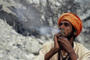 Poster 30 X 45 cm, Sadhu vor dem Gangotri-Gletscher, Indien