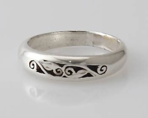 Ring Sterlingsilber (925) aus Nepal, Innendurchmesser 18 mm.