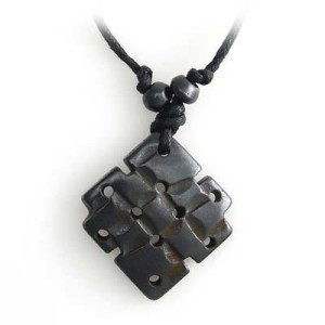 Yak Horn Anhänger, Endloser Knoten 12