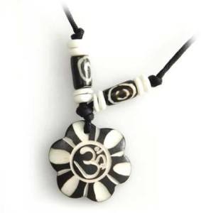 Yak Horn Anhänger - Tibet-Style, Om 4