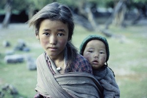 Grußkarte, Mädchen mit Kind, Markha Valley, Indien