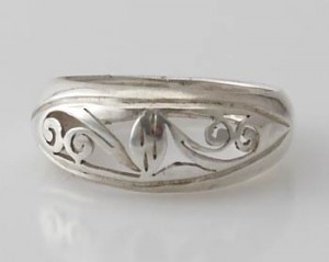 Ring Sterlingsilber (925) aus Nepal, Innendurchmesser 19 mm.