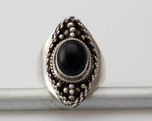 Ring Sterlingsilber (925) mit Onyx aus Nepal, Innendurchmesser 16,5 mm.